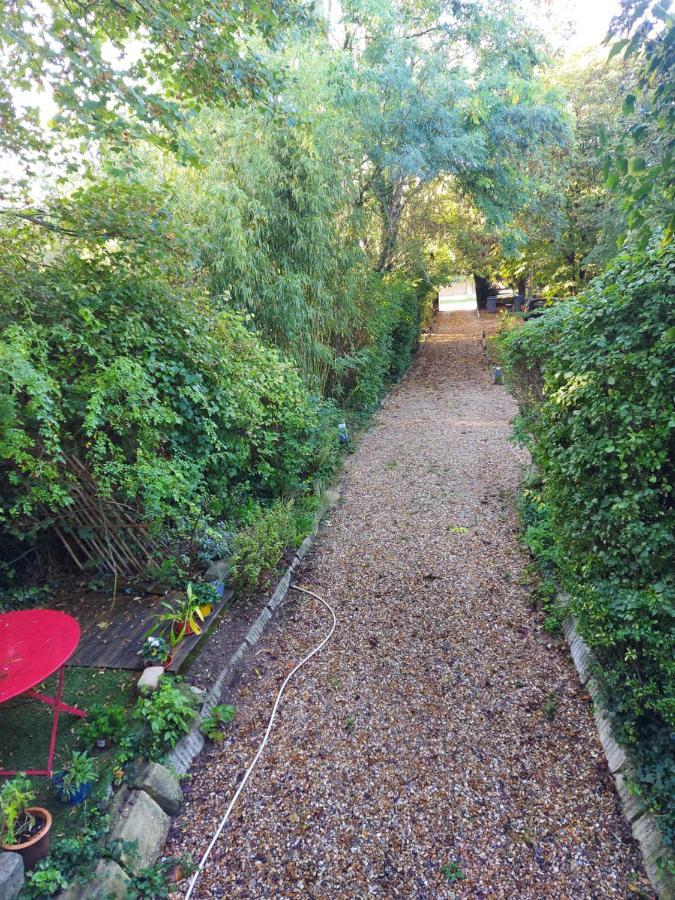 Les Seringats Poissy Exterior foto