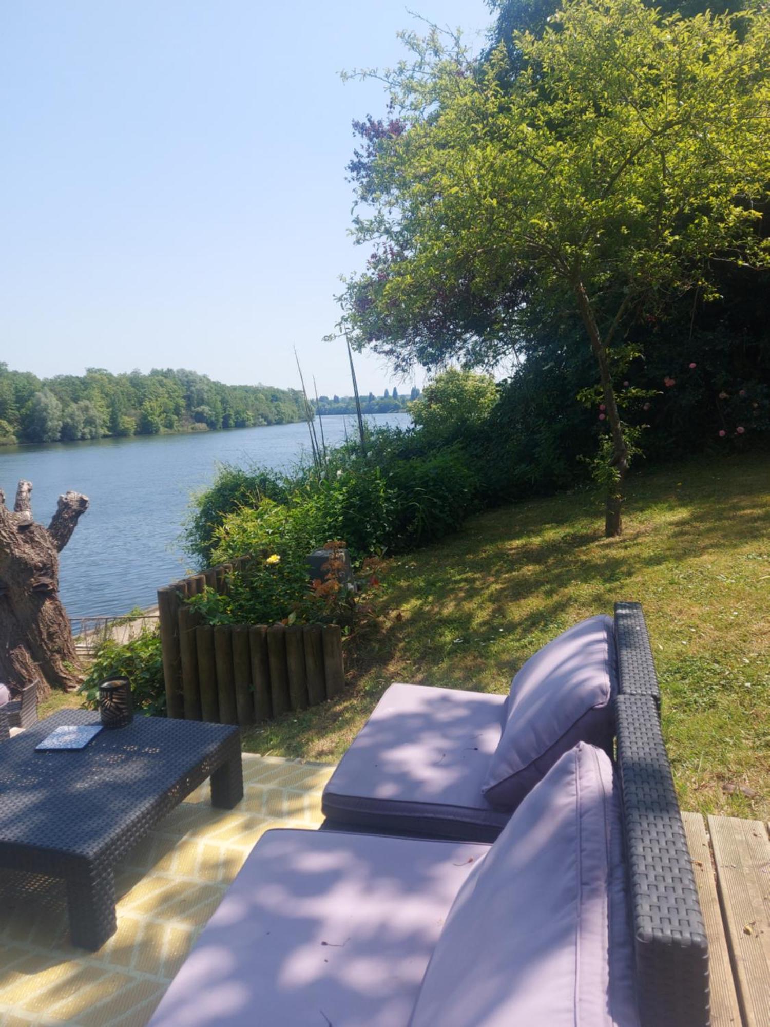 Les Seringats Poissy Exterior foto