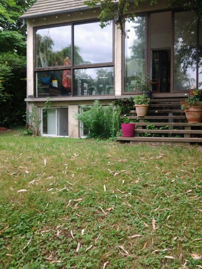 Les Seringats Poissy Exterior foto